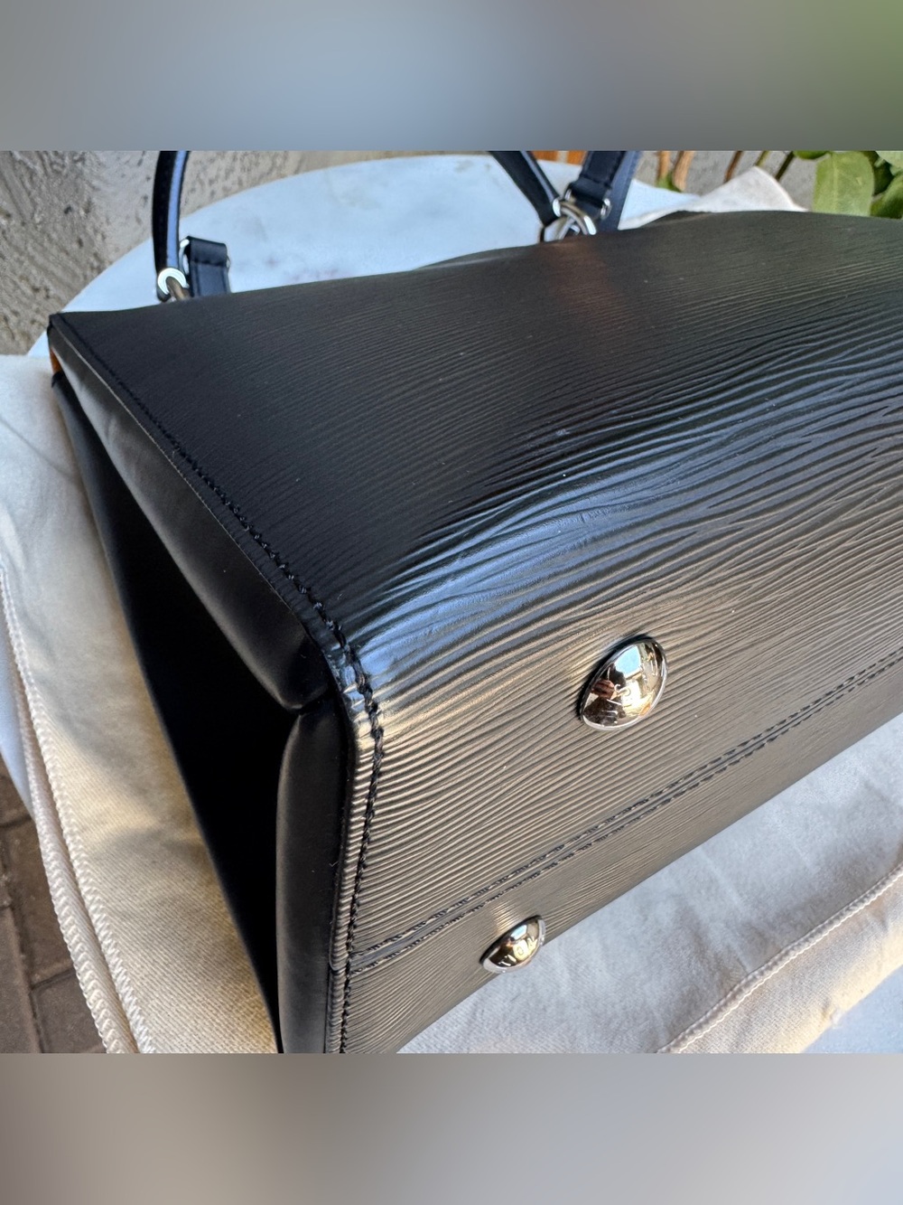 Louis Vuitton Epi Leather Grenelle MM Shoulder Bag - Picture 11 of 15